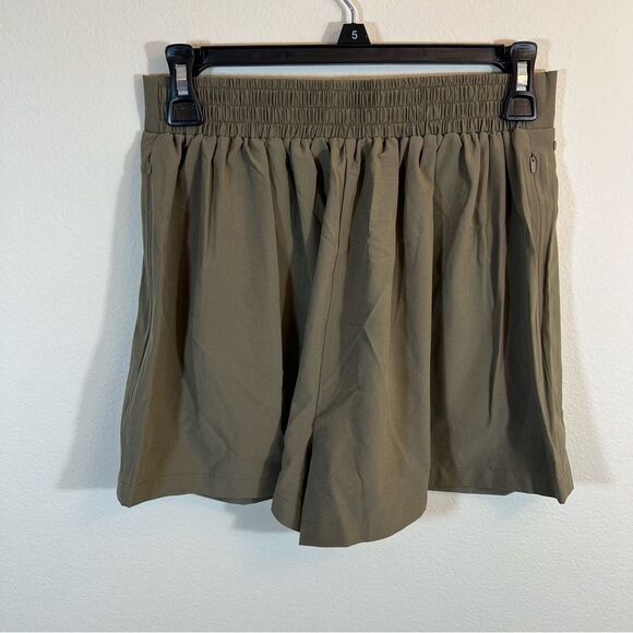 Wayre Travel Pocket Flow Shorts Fern Green Medium - Picture 6 of 10